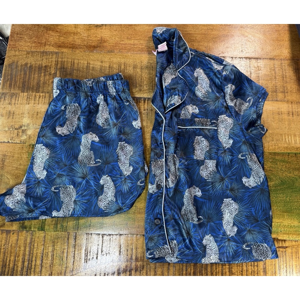 Tommy Bahama Sleepwear Set Womens Sz Lg Blue Animal Print Pajama Shirt Shorts - Picture 2 of 9